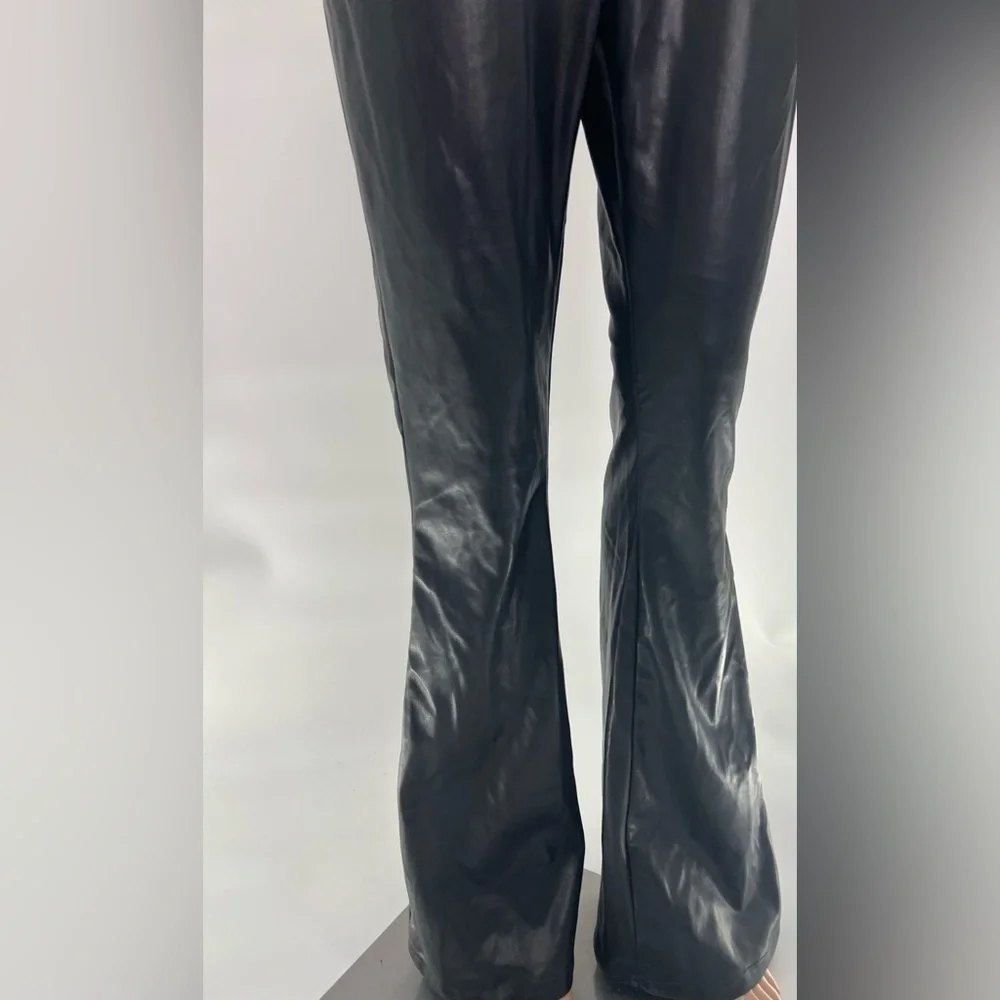 Boohoo Kourtney Kardashian Barker Wide Leg Faux leather Pants Black - Size 6